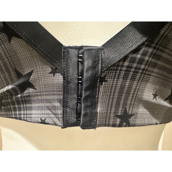 Torrid Active 48B Star Print Sports Bra – Gray Black Plaid Power Mesh Support - Picture 9 of 11